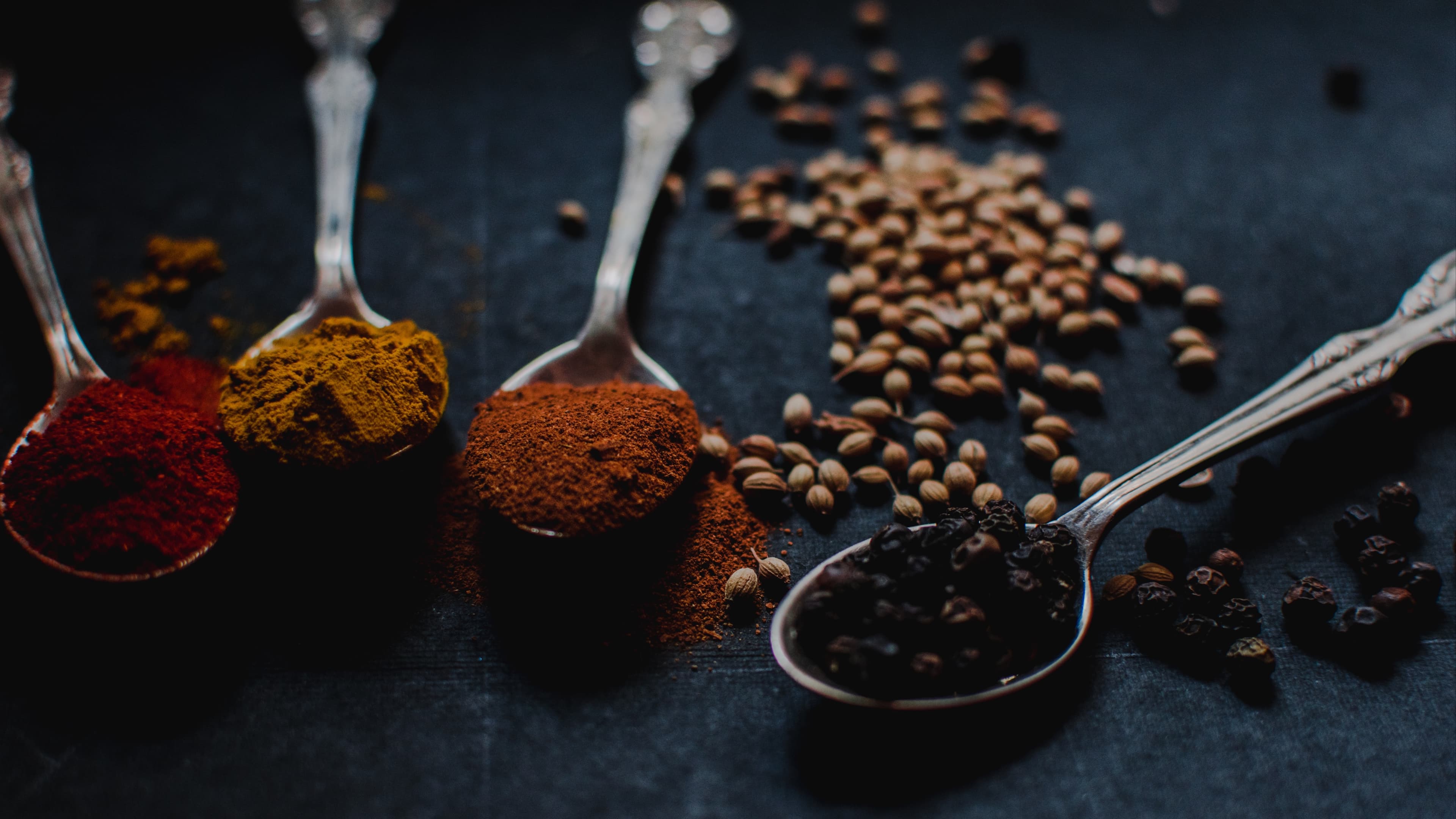 Gedroogde kruiden Kruiden met eigen smaak, aroma en kleur